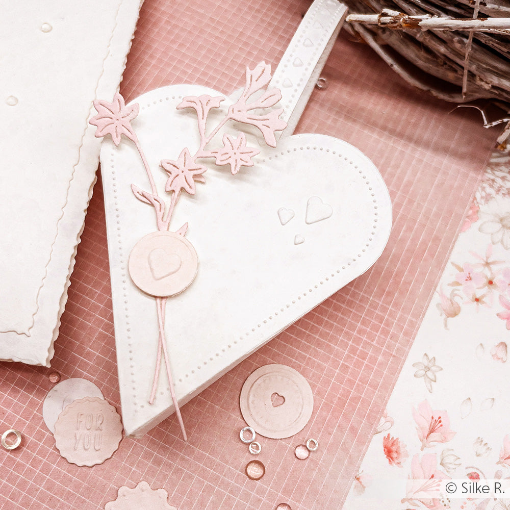 CE-AR-3D0002 Cut &amp; Emboss Folder 'Heart pendant' - A.RENKE