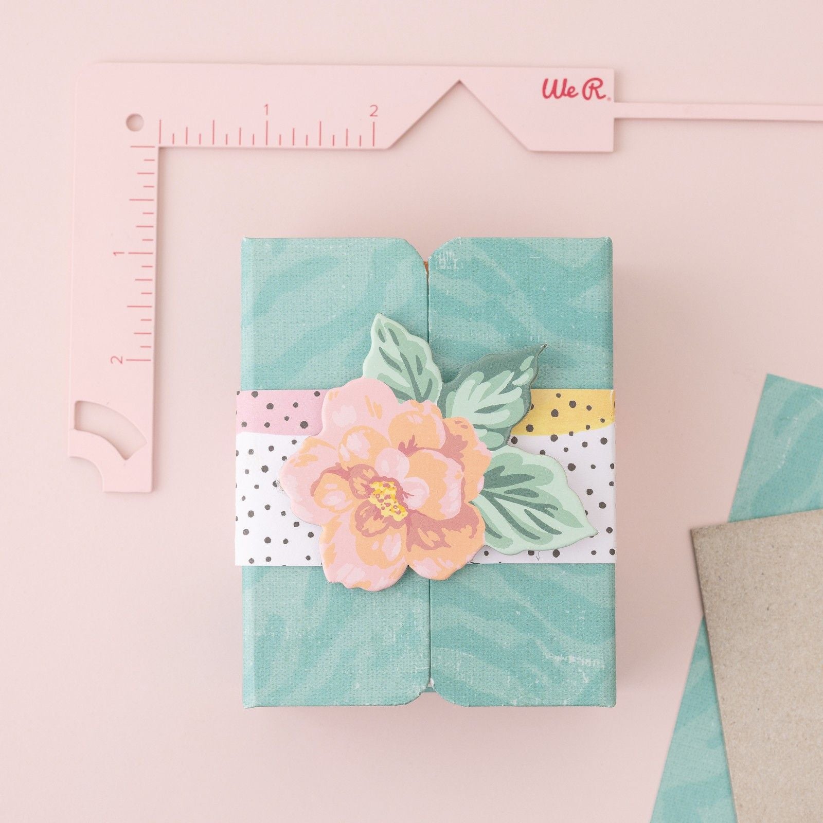 Book Cover Guide - Pink - 60000724 - We R Makers