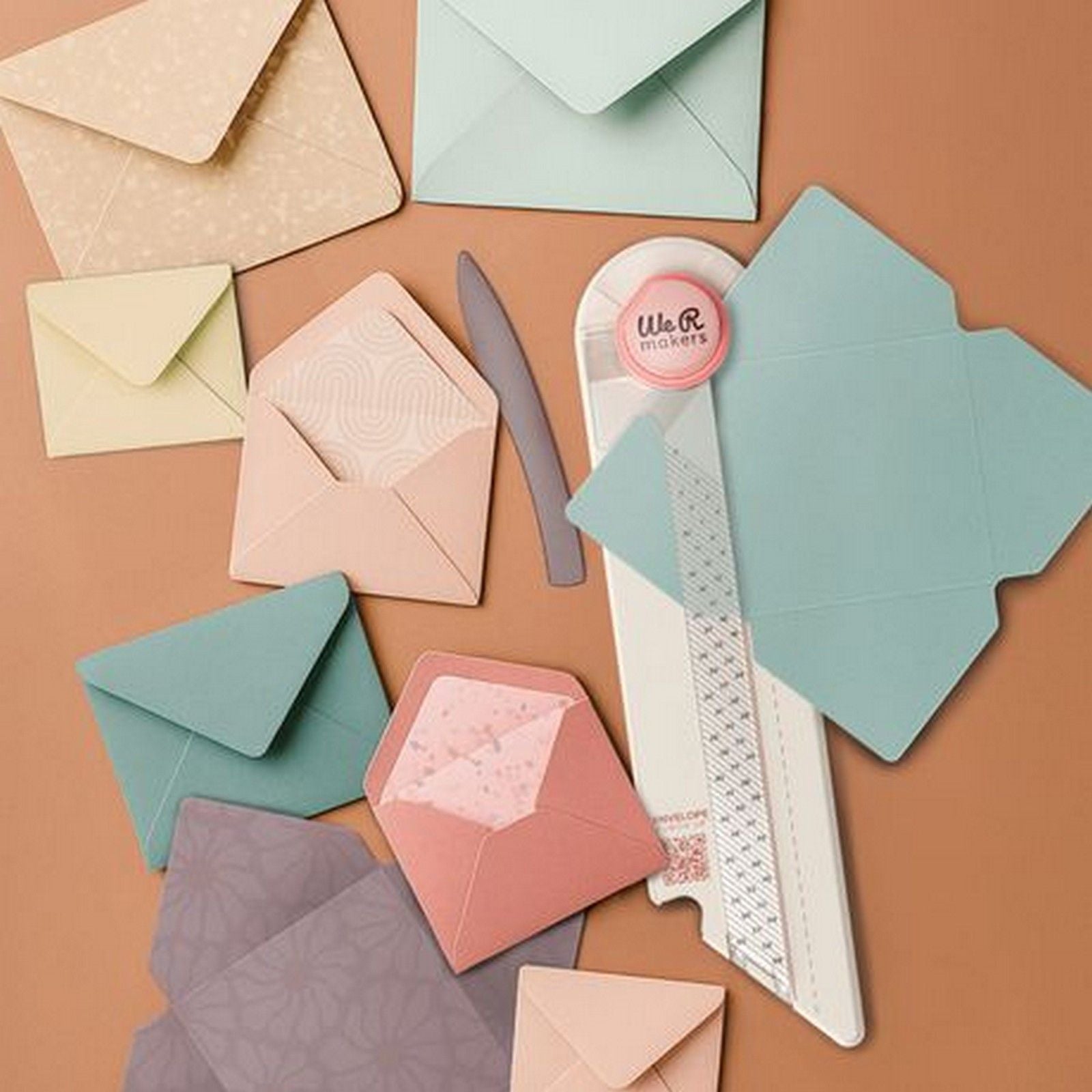 735147 - Envelope Punch Up- We R Makers
